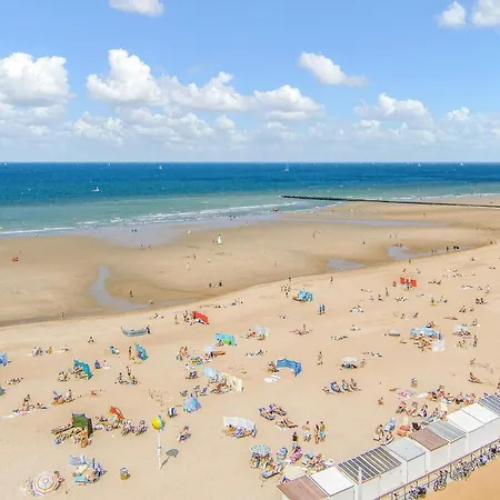 Amazing In With Swimming Pool Apartamento Ostend