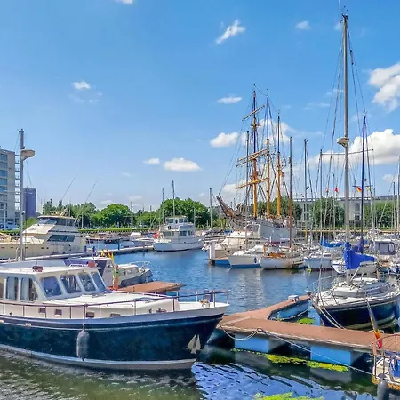 2 Bedroom Stunning In Apartment Ostend