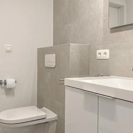 Apartamento Amazing In With Swimming Pool *